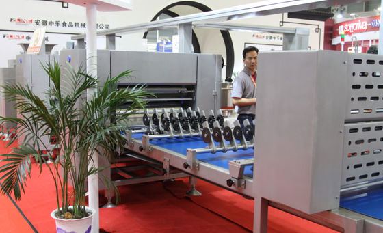 kopen Industriële de Lamineerdersmachine van 10000 Pcs/Hr, Automatische de Klantenkleermaker van de Pizzamachine online vervaardiging