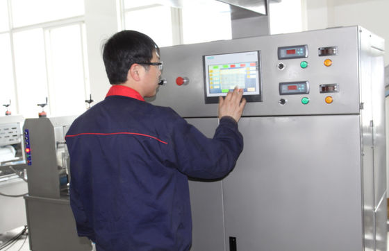 kopen Hoge Machine 380mm van de Automatiseringslamineerder Rolbreedte met Plc van Siemens Controlesysteem online vervaardiging