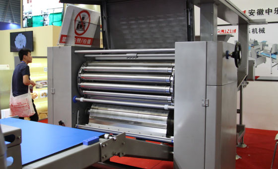 kopen Plc van Siemens Bladerdeeg Paratha die Machine met 2 Reeksen van het Lamineren van Apparaten maken online vervaardiging