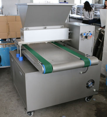 kopen Riem die regelmatig Machine 600mm in werking stellen van de Cakedepositeur het Werk Breedte voor Cake/Koekjes online vervaardiging