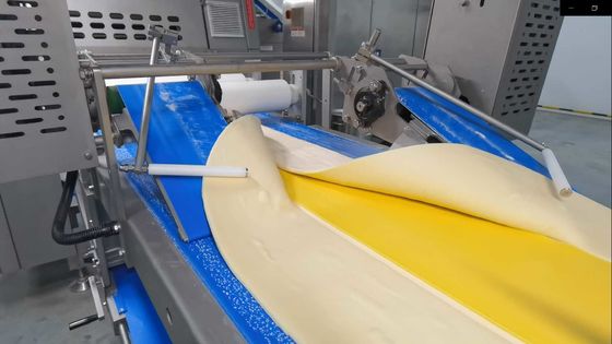 kopen De Machine van de het Deeglamineerder van margarinevullingen NAAIT Motor met Auto Vet het Voeden Systeem online vervaardiging