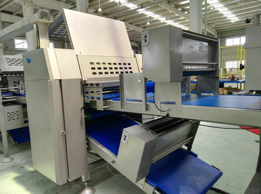 kopen Gemakkelijk stel Industriële het Lamineren Machine in werking 800 Mm-Riembreedte voor Deens gebakje online vervaardiging