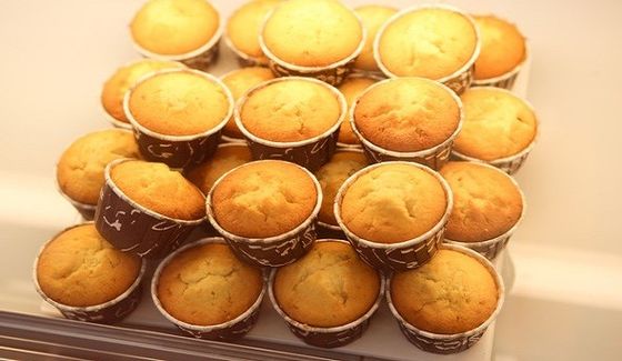 kopen Hoge Output van de Depositeur van de Cakeproductielijn die door Servo met Diverse Vormdraaier wordt gecontroleerd online vervaardiging