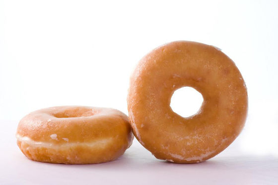 kopen Semi Gebeëindigde Bevroren Doughnutproductielijn met Product die Europese Norm zandstralen online vervaardiging