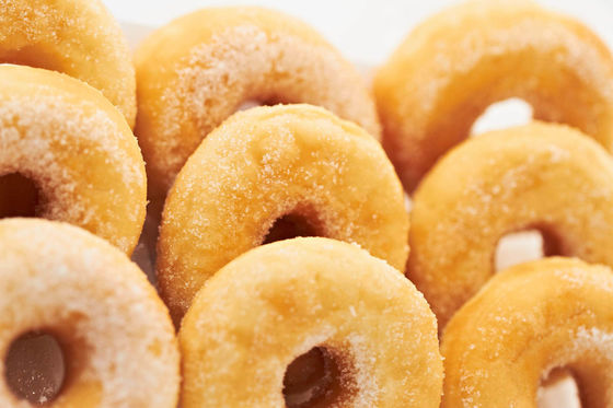 kopen De automatische Machine van de Doughnutmaker, Industriële Doughnutmachine voor Brood/Gistdoughnut online vervaardiging