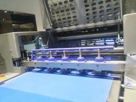 kopen G850 High Automation Croissant Line voor verschillende groottes met industriële capaciteit online vervaardiging