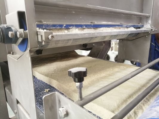 kopen Hoge Flexibele Croissantlijn, Automatische Lamineringsmachine met Vet die Apparaat vouwen online vervaardiging